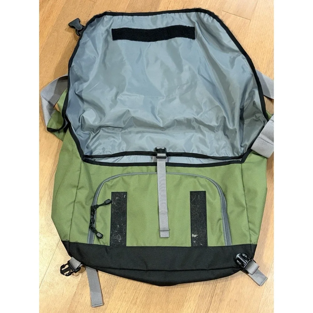 L.L. Bean bean messenger